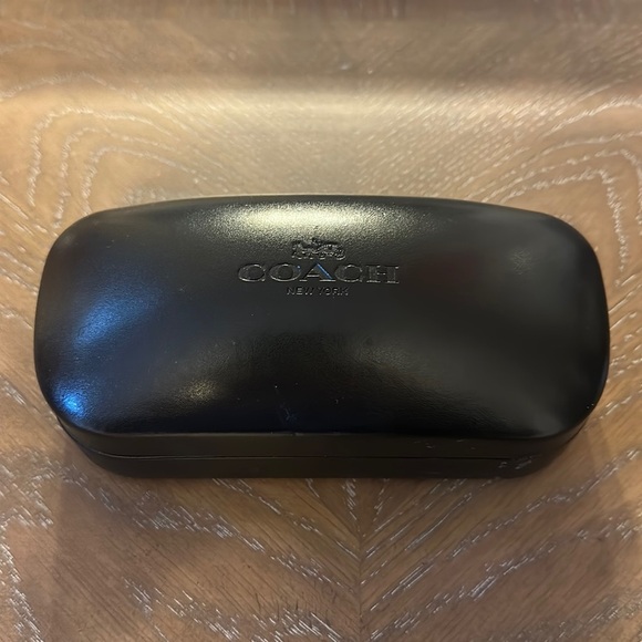 Coach black sunglasses case with wipe - Picture 1 of 3